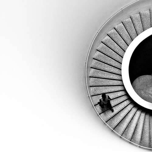 راه گرفتن عکاسی مینیمالیستی از پله